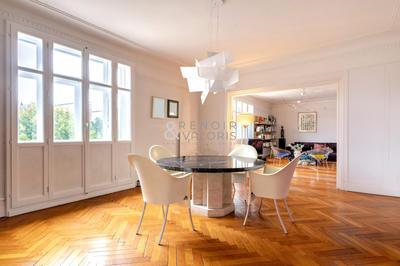 Appartement - 213 m² - 8 pièces