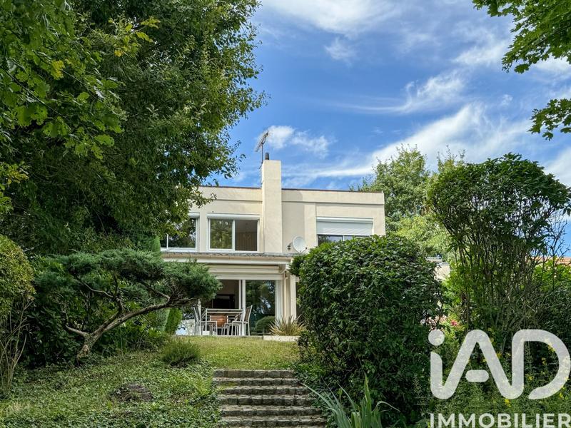 Maison - 120 m² - 7 pièces