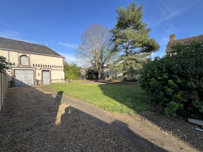 Maison - 250 m² - 8 pièces