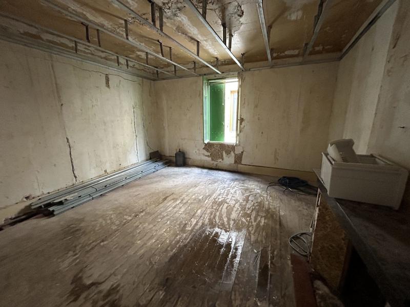 Maison traditionnelle - 150 m² - 9 pièces