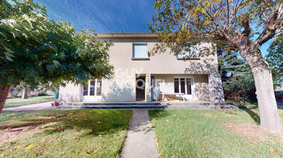 Maison - 240 m² - 7 pièces