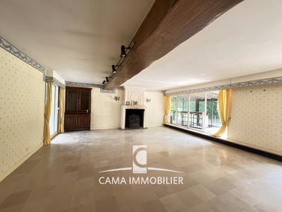 Maison - 349 m² - 10 pièces