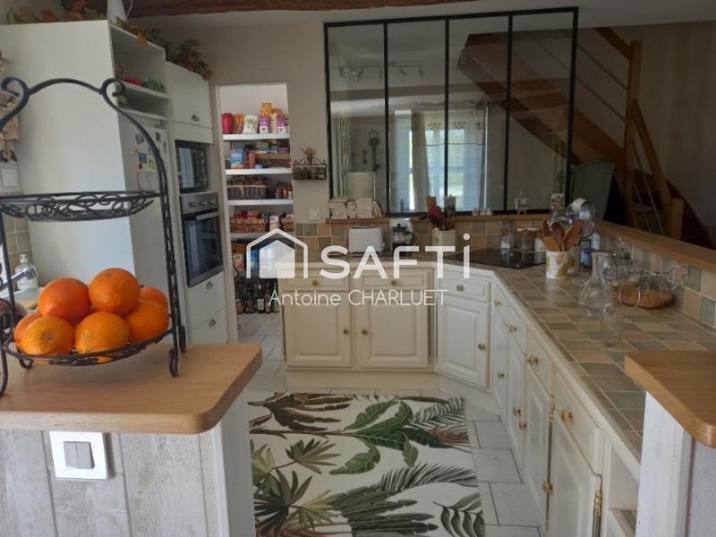 Maison - 360 m² - 10 pièces