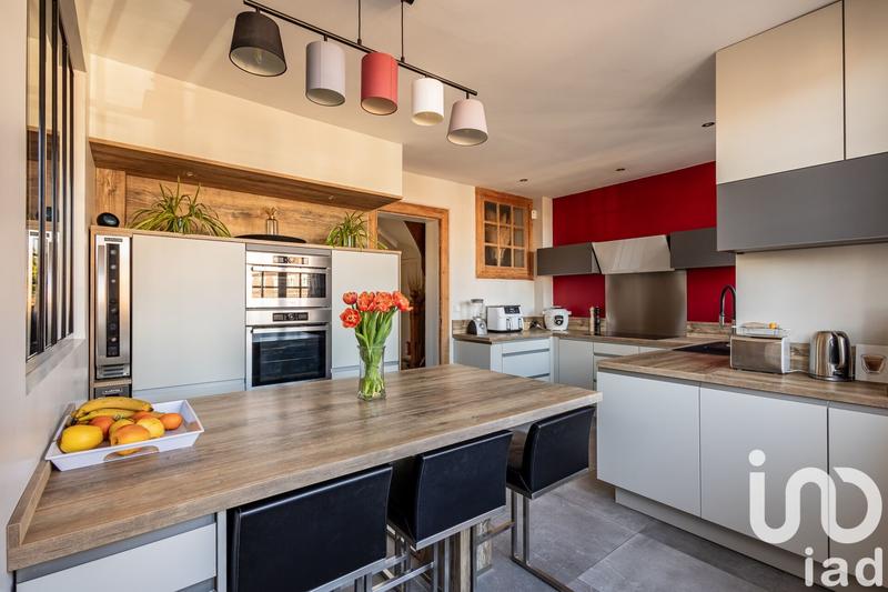 Maison - 260 m² - 9 pièces