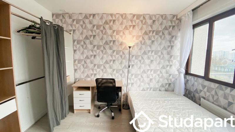 Chambre - 14 m² - 1 pièce