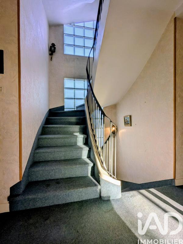 Maison - 200 m² - 9 pièces