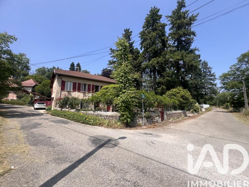 Maison - 252 m² - 12 pièces