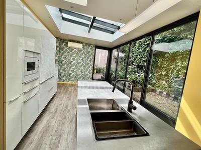 Maison de ville - 180 m² - 8 pièces