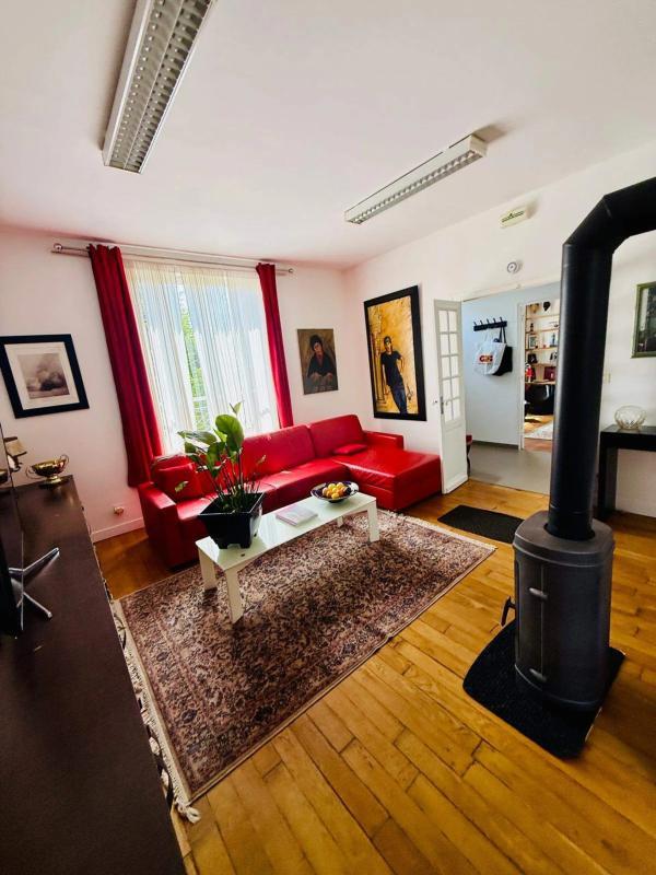 Maison - 202 m² - 6 pièces