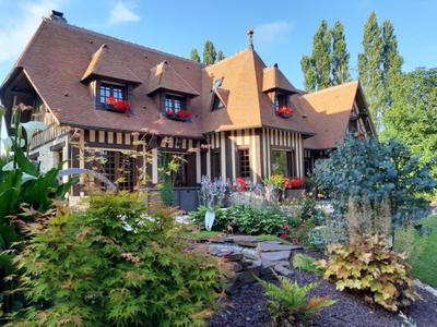 Maison - 268 m² - 8 pièces