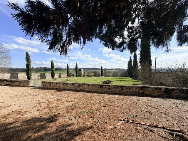 Propriété - 400 m² - 11 pièces