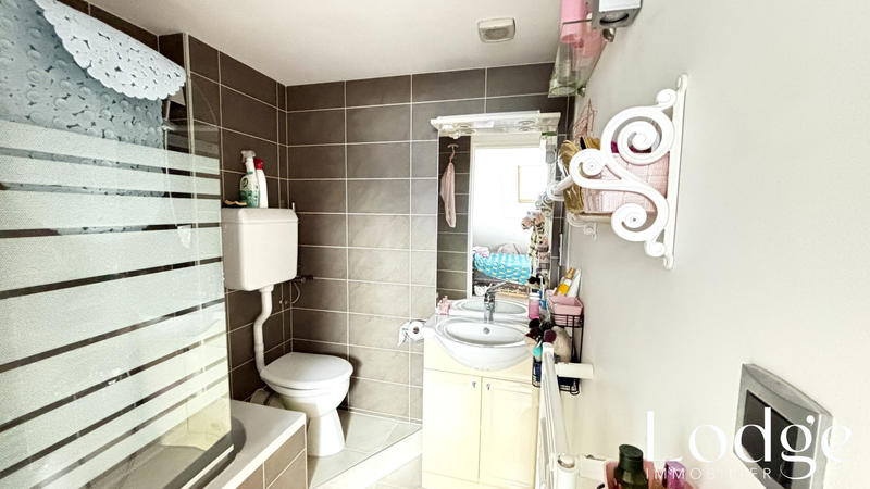 Appartement - 98 m² - 5 pièces