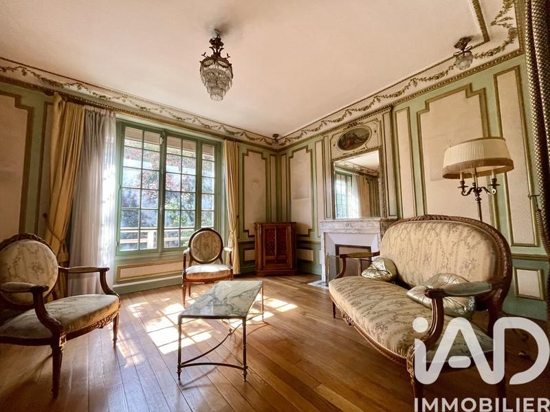 Maison - 205 m² - 9 pièces