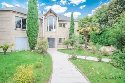 Villa - 350 m² - 10 pièces