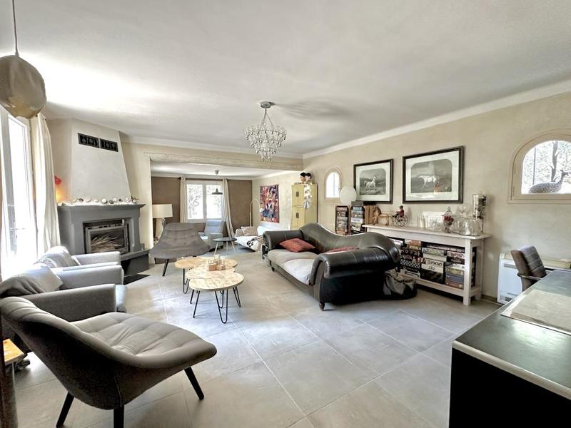 Villa - 188 m² - 6 pièces