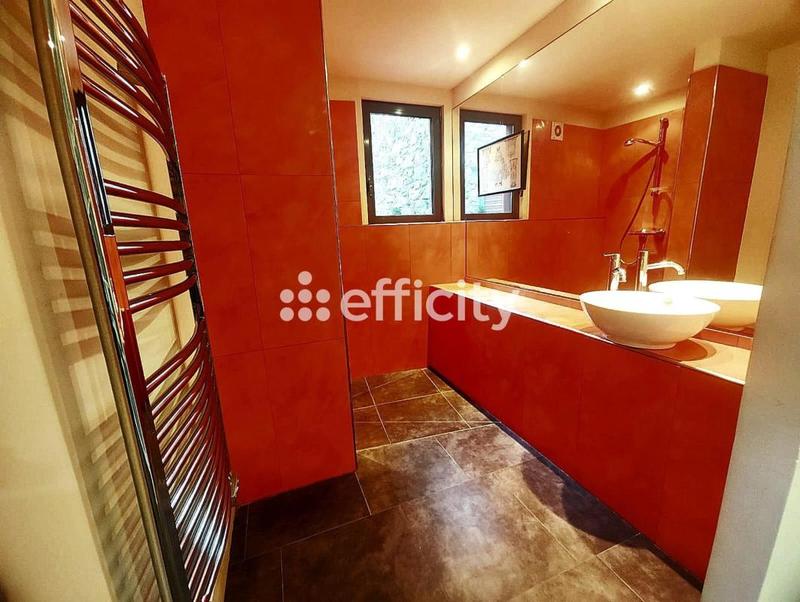 Maison - 170 m² - 5 pièces