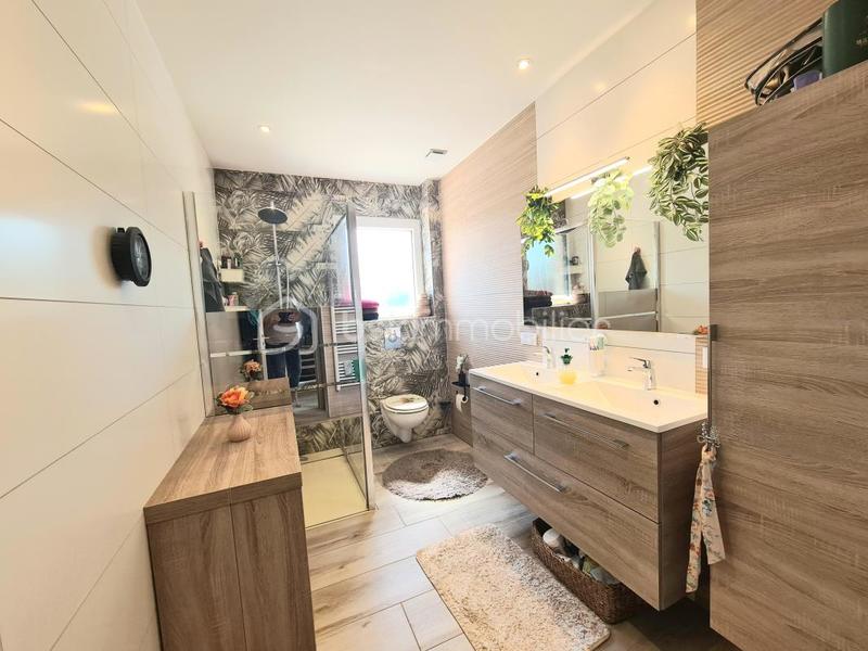 Maison - 90 m² - 3 pièces