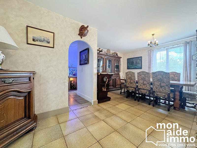 Maison - 185 m² - 6 pièces