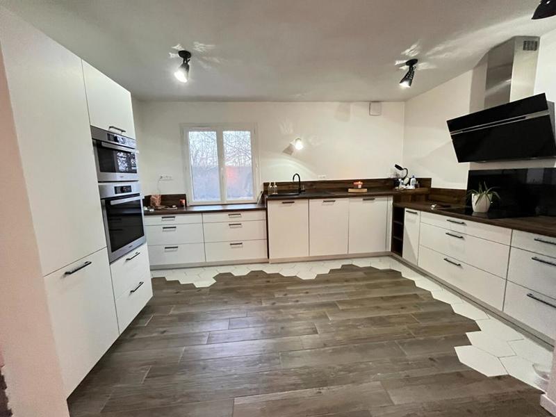 Maison - 121 m² - 7 pièces