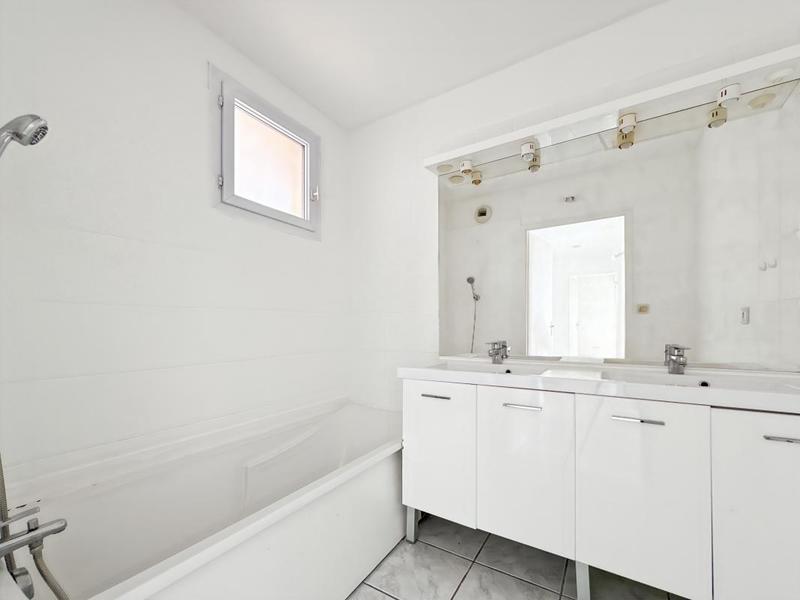 Appartement - 79 m² - 4 pièces