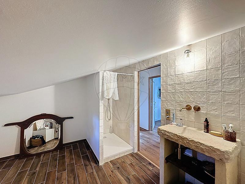 Maison - 243 m² - 8 pièces