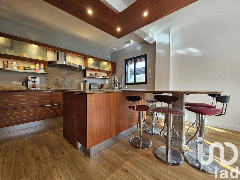 Maison - 200 m² - 7 pièces