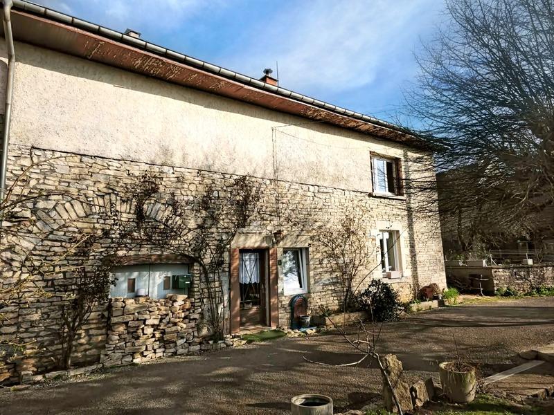 Maison - 94 m² - 5 pièces