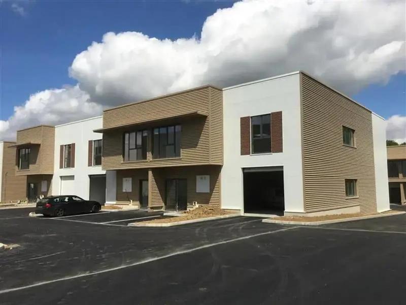 Local d'activités - 229 m²