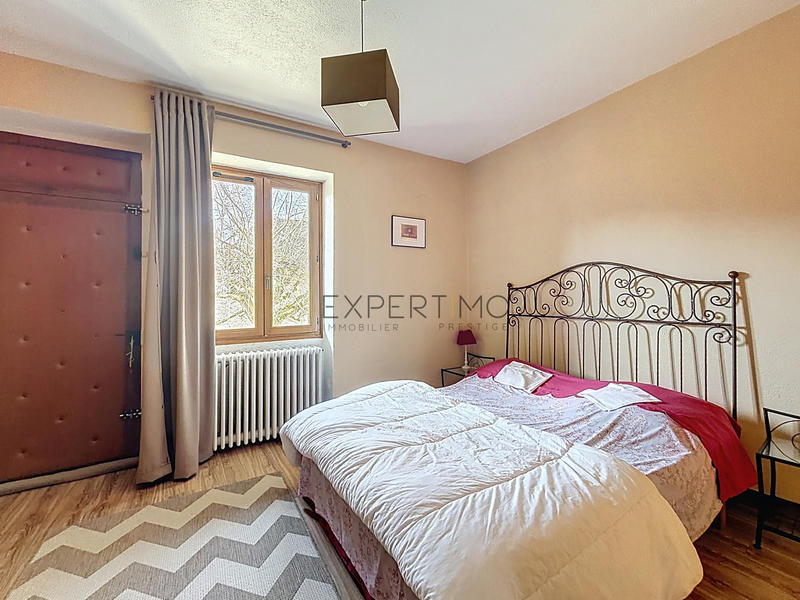 Propriété - 145 m² - 8 pièces