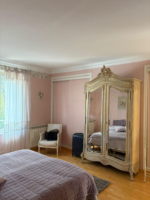 Demeure - 350 m² - 9 pièces