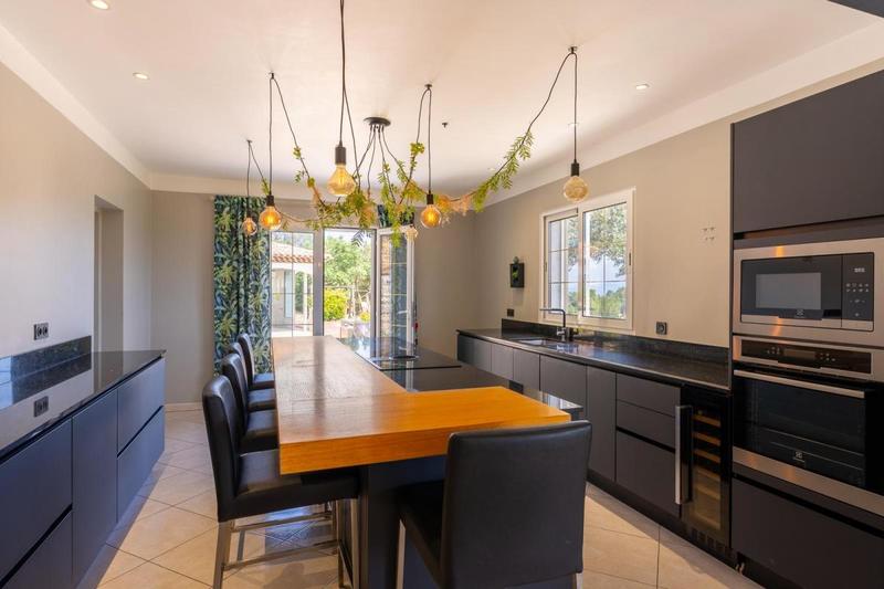 Demeure - 188 m² - 6 pièces