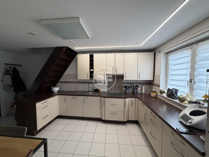 Appartement - 125 m² - 5 pièces