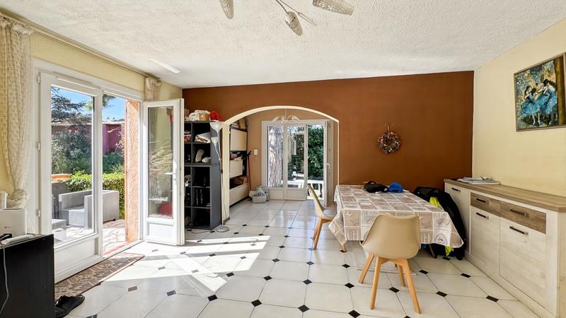 Maison - 201 m² - 7 pièces