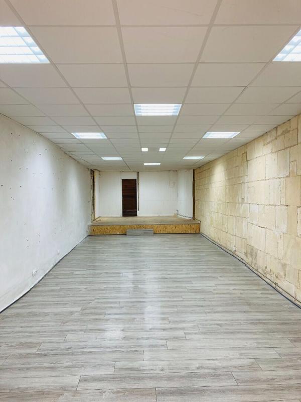 Local commercial - 96 m² - 2 pièces
