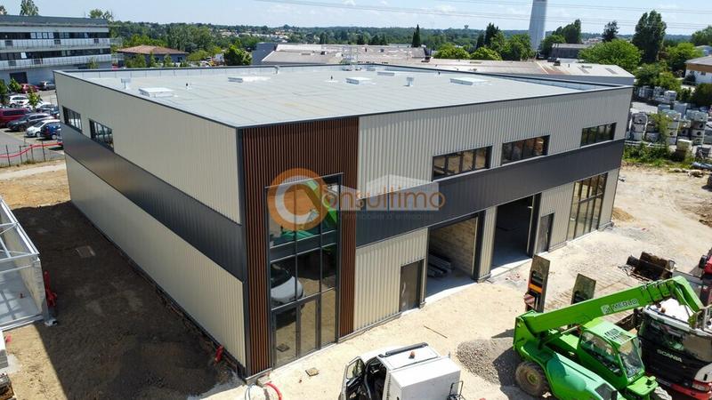 Local d'activité / Entrepôt - 499 m²