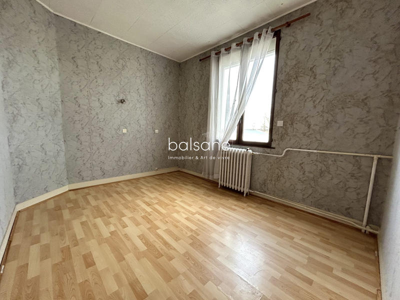 Maison - 98 m² - 4 pièces