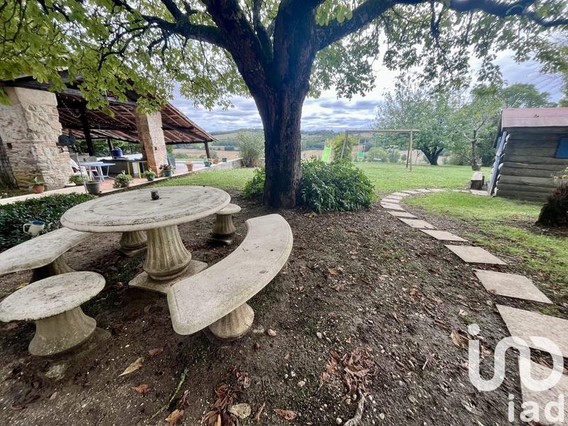 Maison - 297 m² - 9 pièces