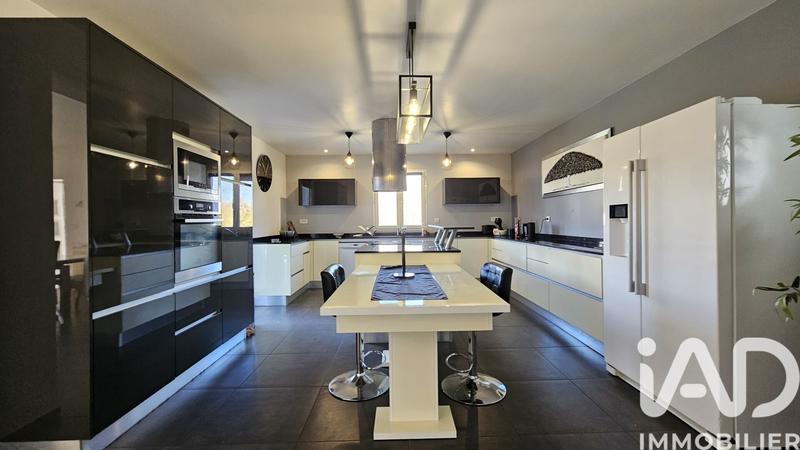 Maison de maîtres - 203 m² - 6 pièces