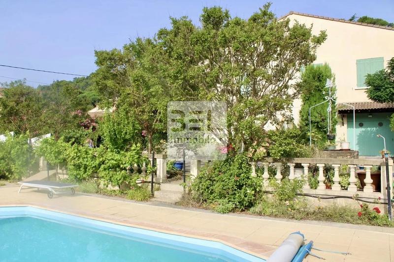 Villa - 195 m² - 8 pièces