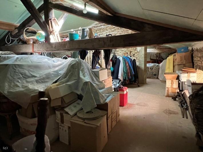 Maison en pierre - 177 m² - 6 pièces