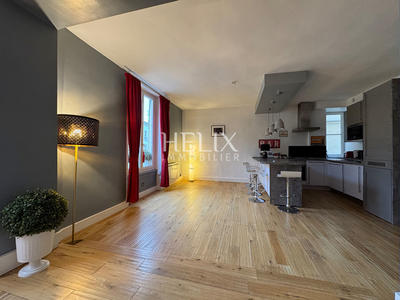 Appartement - 98 m² - 5 pièces