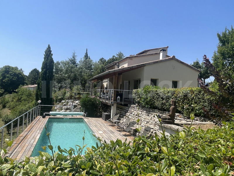 Maison - 190 m² - 7 pièces