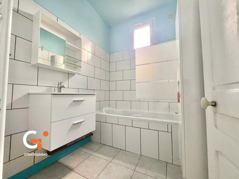 Maison - 74 m² - 5 pièces