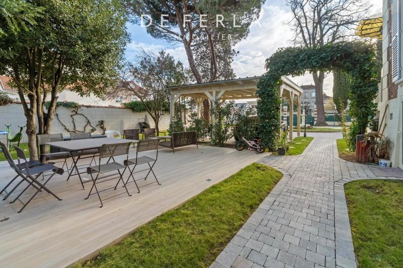 Château - 360 m² - 10 pièces