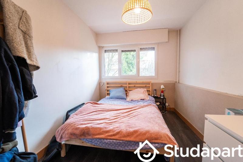 Chambre - 11 m² - 1 pièce