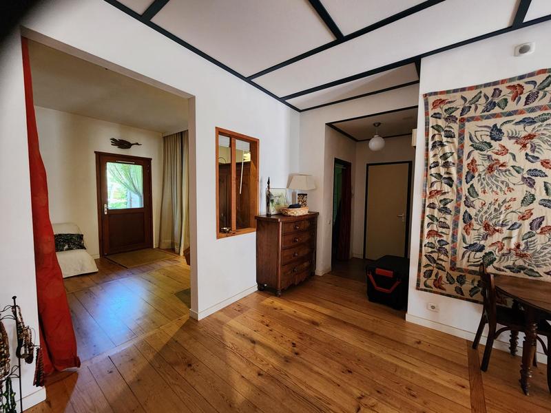 Maison - 235 m² - 8 pièces