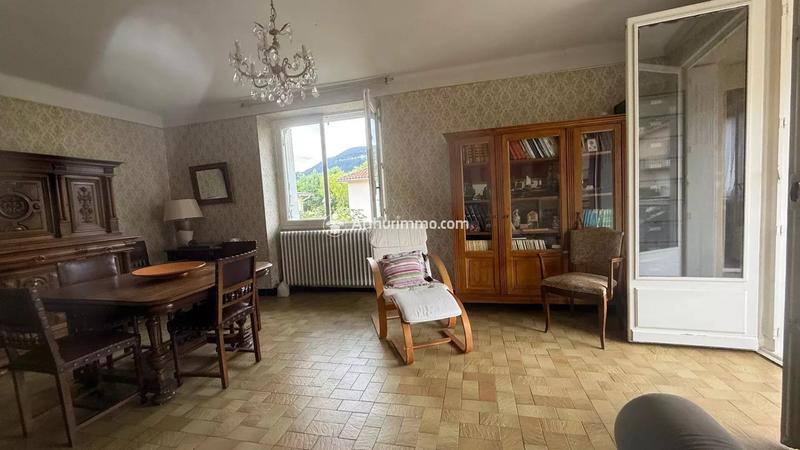 Maison - 98 m² - 5 pièces