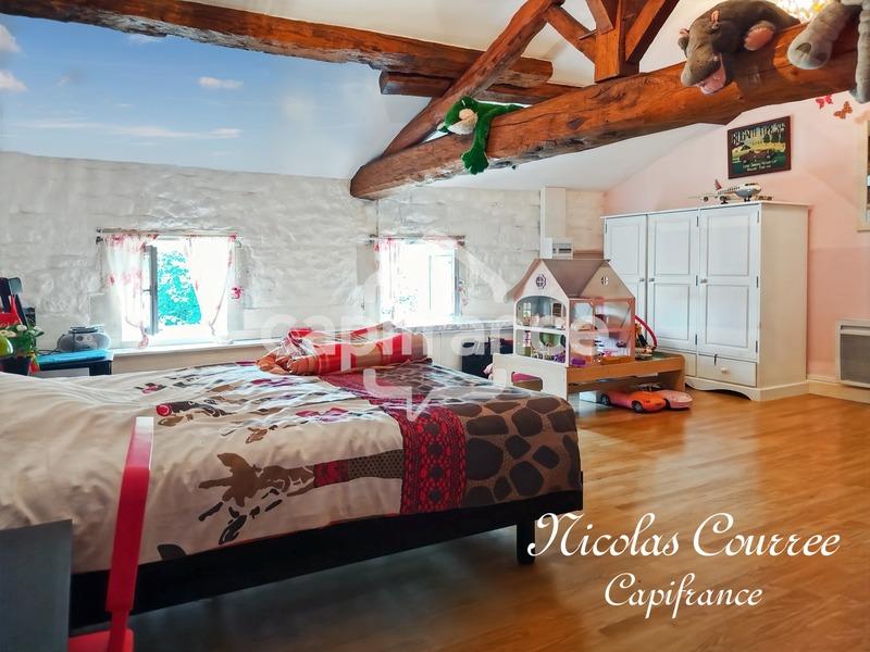 Maison - 202 m² - 5 pièces