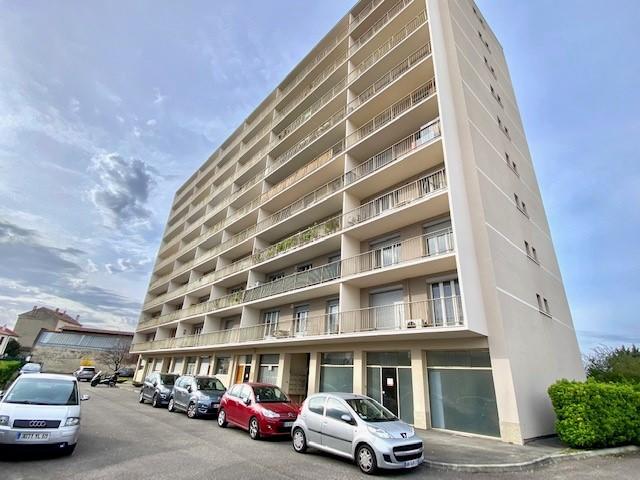 Appartement - 77 m² - 4 pièces