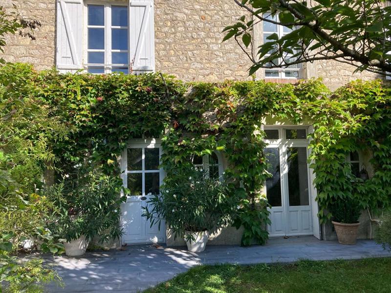 Maison - 241 m² - 7 pièces